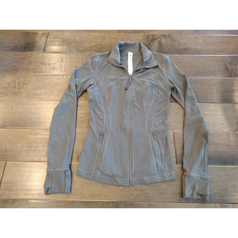 LULULEMON Women's full zip Define Jacket olive green - size 4 ($118 Retail)